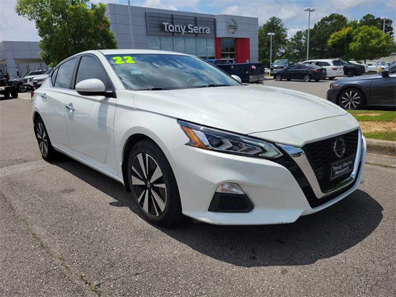 Certified 2022 Nissan Altima 2.5 SV w/ SV Premium Package image 1