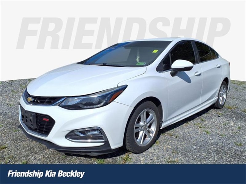 Used 2018 Chevrolet Cruze LT w/ Convenience Package image 1