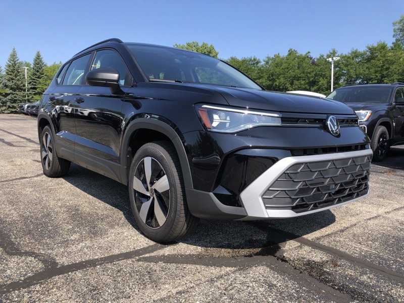 New 2025 Volkswagen Taos S image 1