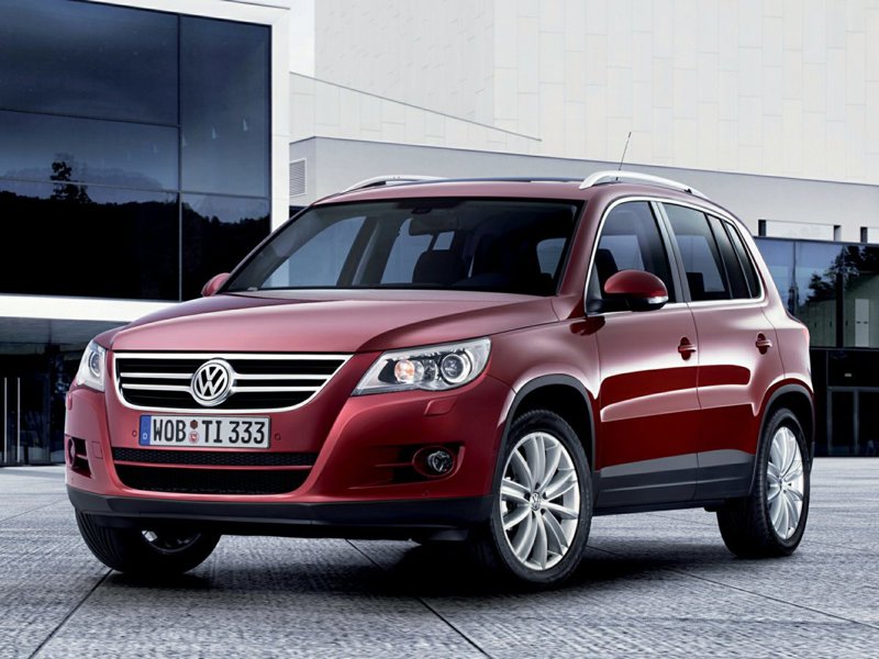 Used 2009 Volkswagen Tiguan SE image 1