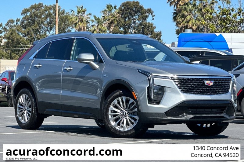 Used 2024 Cadillac XT4 Premium Luxury image 1