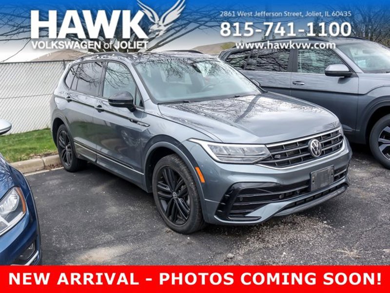 Certified 2022 Volkswagen Tiguan SE R-Line image 1
