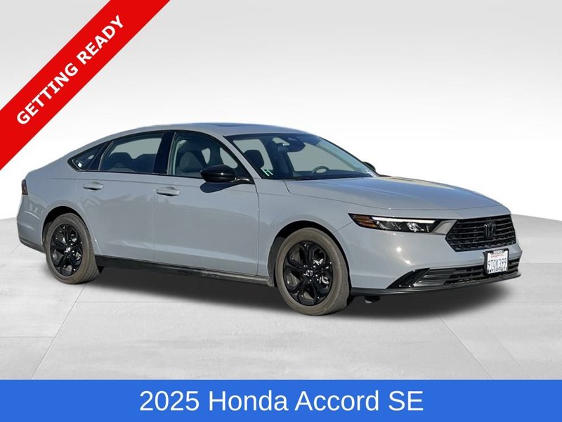 Certified 2025 Honda Accord SE image 1