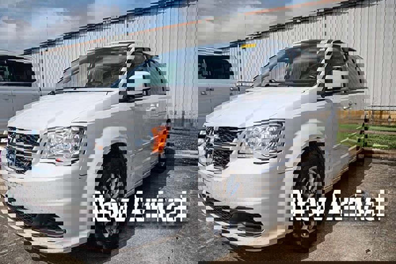 Used 2016 Dodge Grand Caravan SE image 1