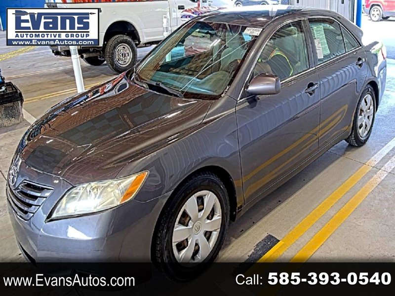 Used 2009 Toyota Camry LE image 1