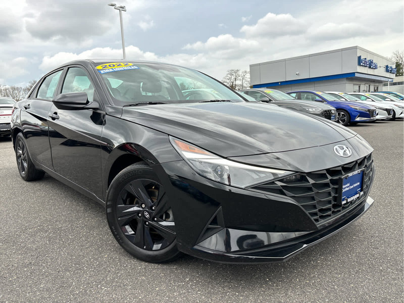 Certified 2022 Hyundai Elantra SEL image 1