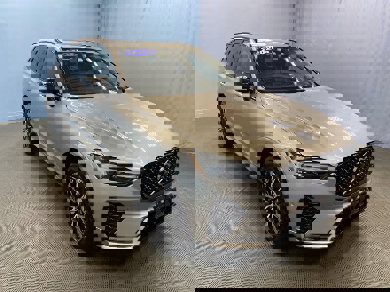 Certified 2025 Volvo XC60 B5 Plus image 1