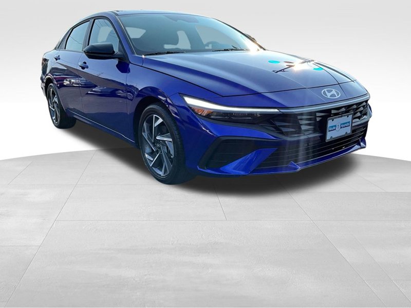 Certified 2025 Hyundai Elantra Sport image 1