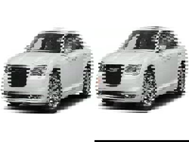 Used 2017 Chrysler 300 Limited image 1