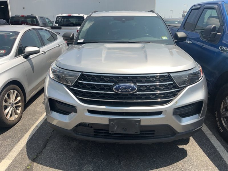 Used 2020 Ford Explorer XLT image 1