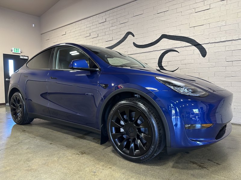 Used 2023 Tesla Model Y Long Range image 1