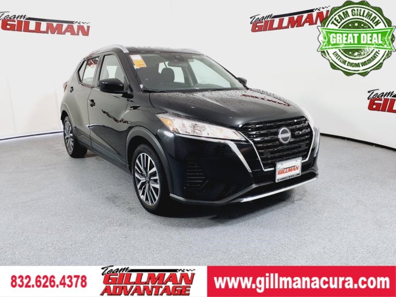 Used 2022 Nissan Kicks SV image 1