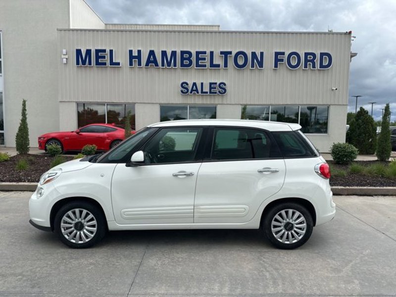 Used 2017 FIAT 500L Pop w/ Popular Equipment Package image 1