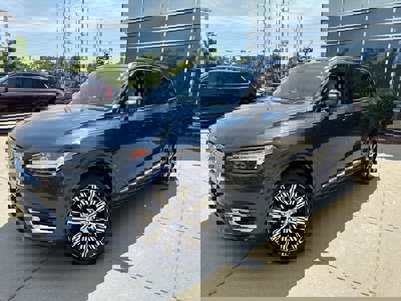 Certified 2024 Volvo XC90 B6 Ultimate w/ Lounge Package image 1