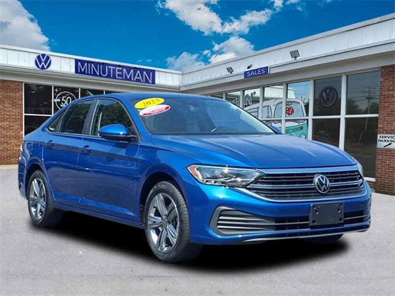 Certified 2023 Volkswagen Jetta SE image 1