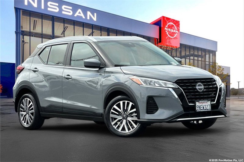 Certified 2024 Nissan Kicks SV image 1