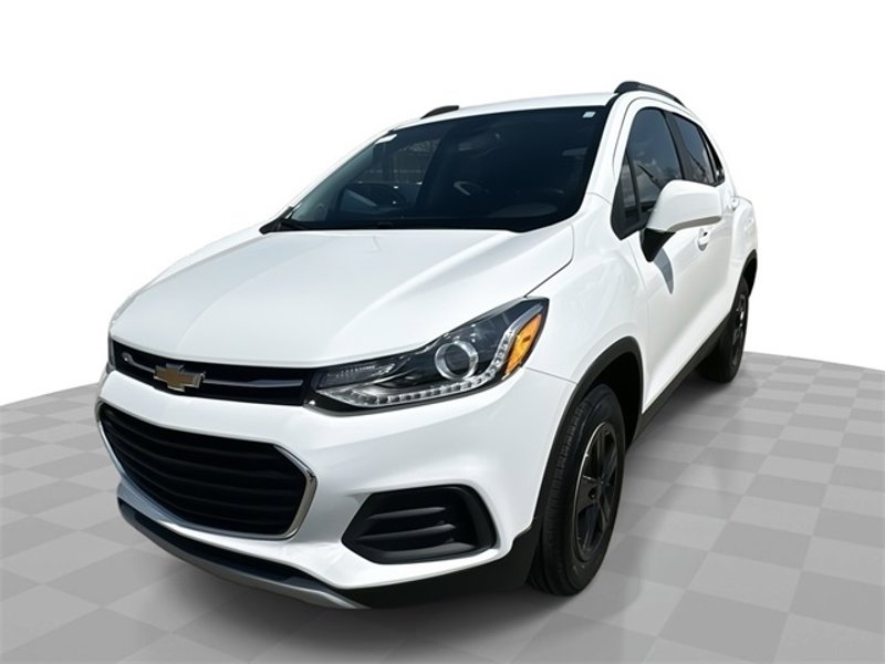 Certified 2022 Chevrolet Trax LT w/ LT Convenience Package image 1