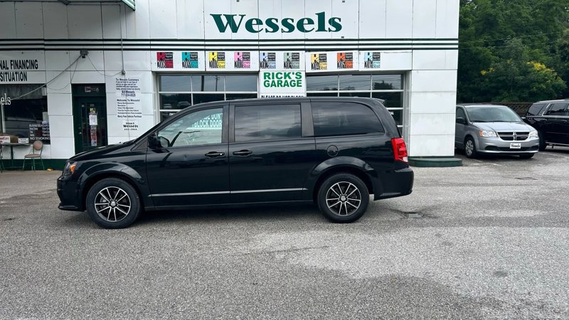 Used 2019 Dodge Grand Caravan GT image 1
