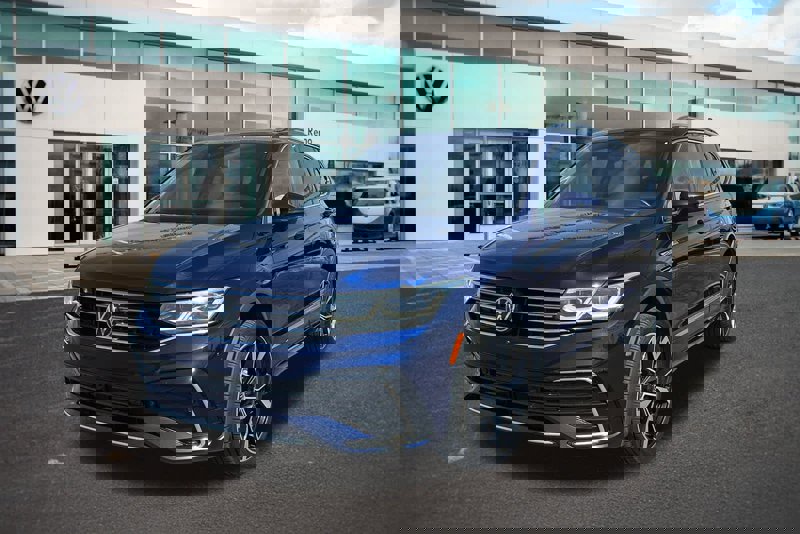 Certified 2022 Volkswagen Tiguan SEL R-Line image 1