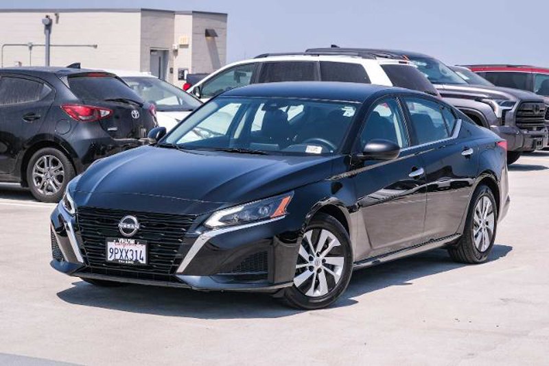 Certified 2025 Nissan Altima 2.5 S image 1