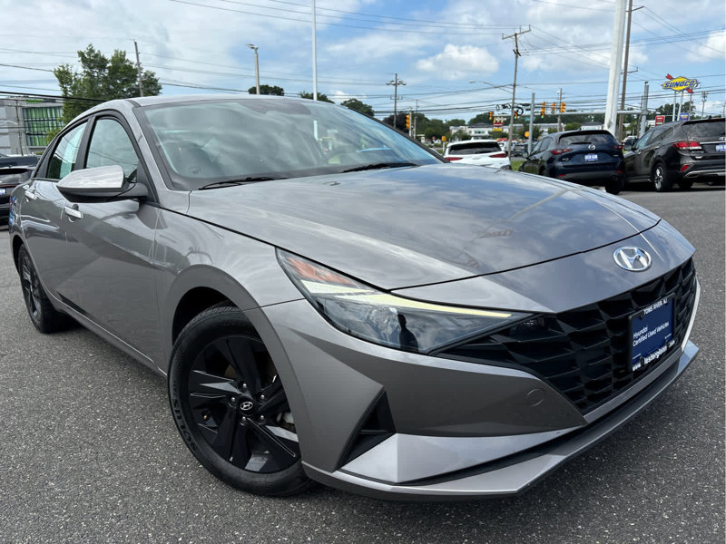 Certified 2022 Hyundai Elantra SEL w/ Preferred Accessory Package image 1