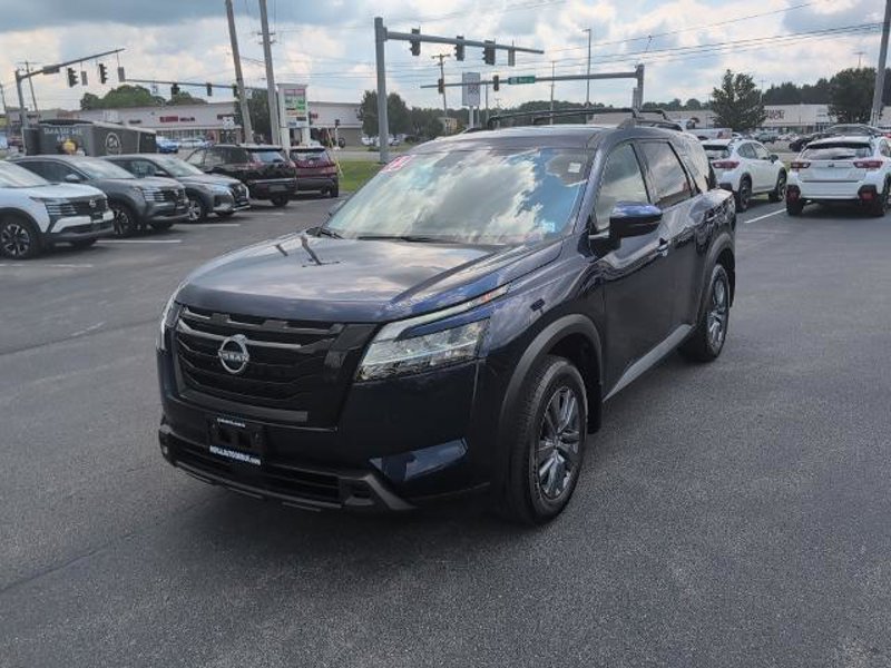 Certified 2022 Nissan Pathfinder SV w/ SV Black Package image 1