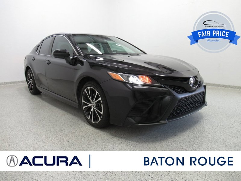 Used 2020 Toyota Camry SE image 1