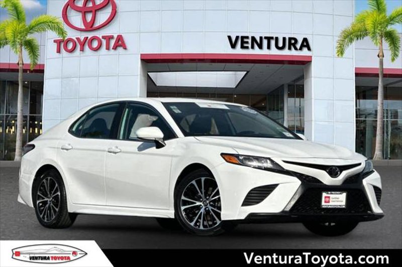 Certified 2019 Toyota Camry SE image 1