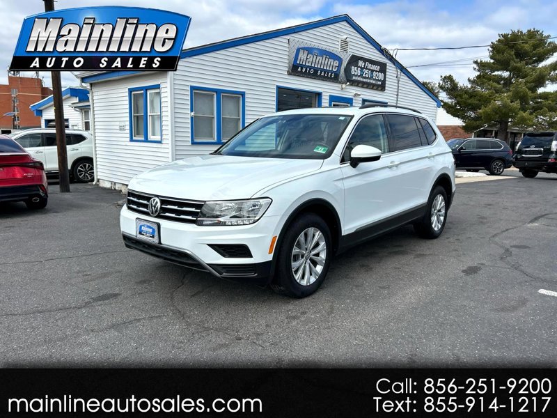 Used 2018 Volkswagen Tiguan SE w/ Panoramic Sunroof Package image 1