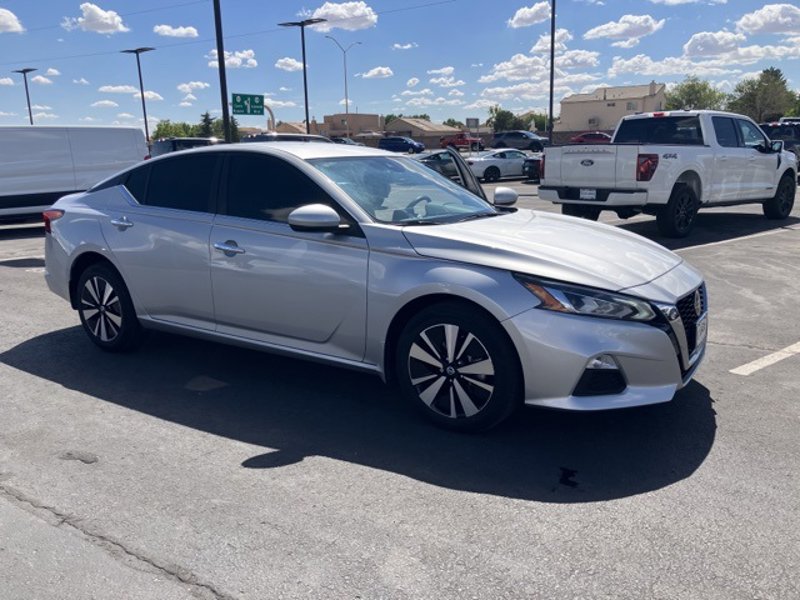 Used 2022 Nissan Altima 2.5 SV image 1