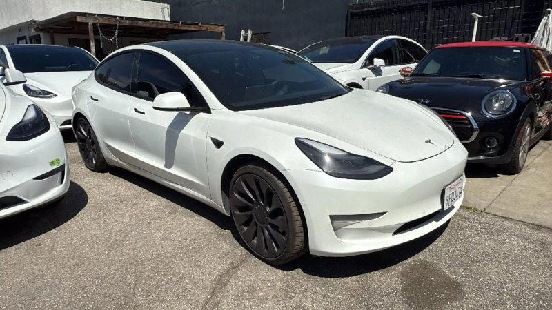Used 2022 Tesla Model 3 Performance image 1