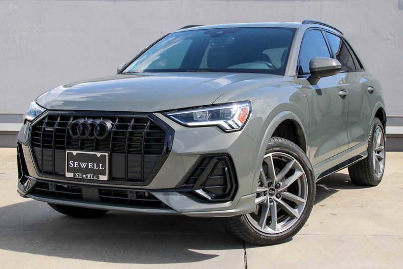 Certified 2024 Audi Q3 2.0T Premium image 1