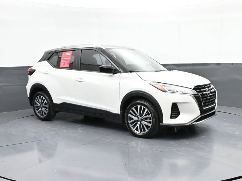 Certified 2024 Nissan Kicks SV image 1