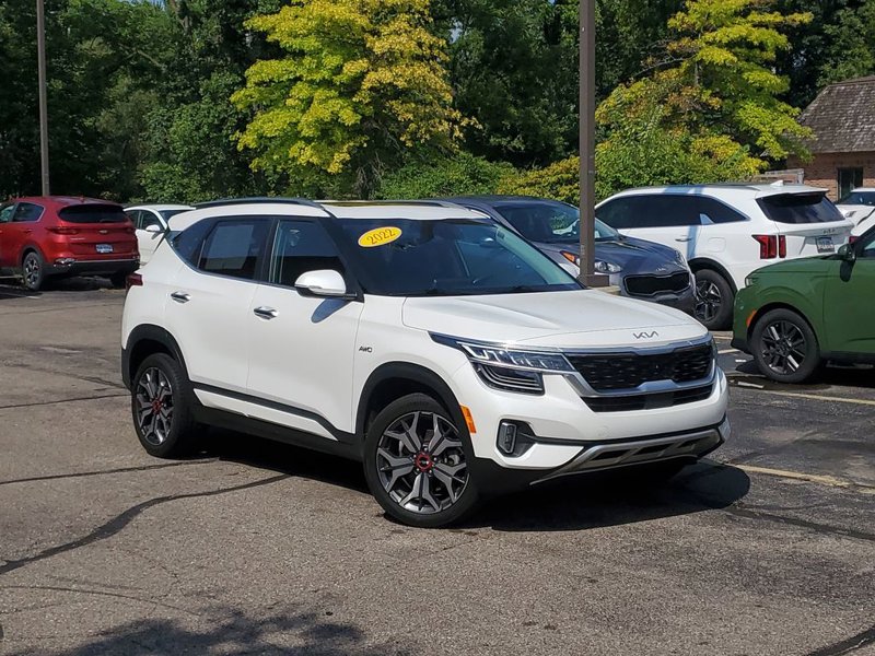 Certified 2022 Kia Seltos SX w/ Sunroof Package image 1