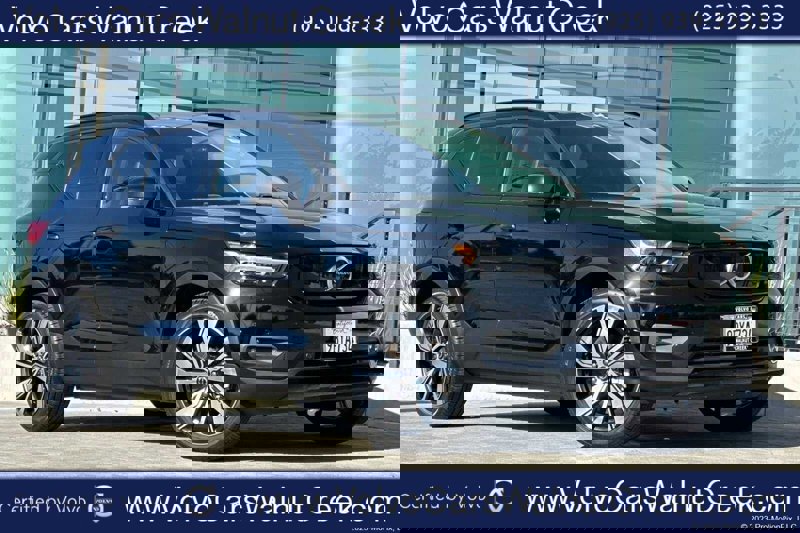 Certified 2022 Volvo XC40 P8 Recharge Ultimate image 1