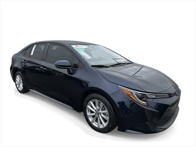 Used 2023 Toyota Corolla LE image 1