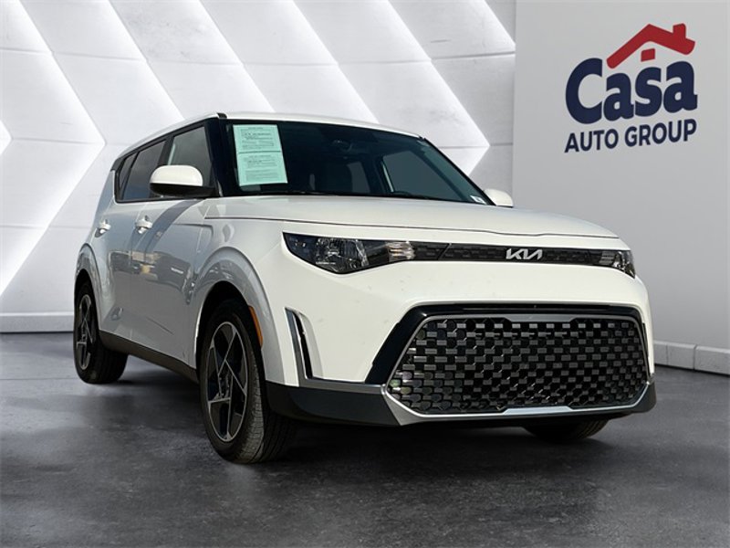 Certified 2024 Kia Soul EX image 1