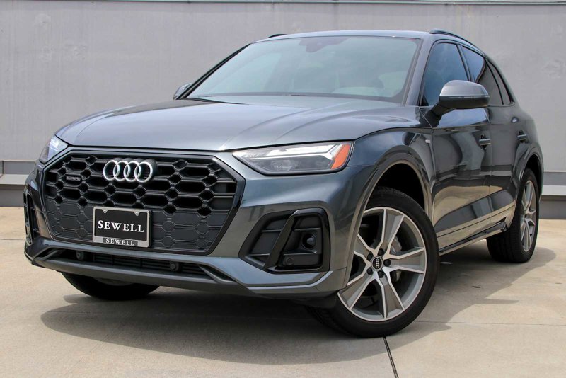 Certified 2025 Audi Q5 2.0T Premium w/ Convenience Plus Package image 1