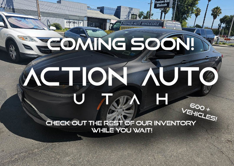 Used 2015 Chrysler 200 Limited image 1