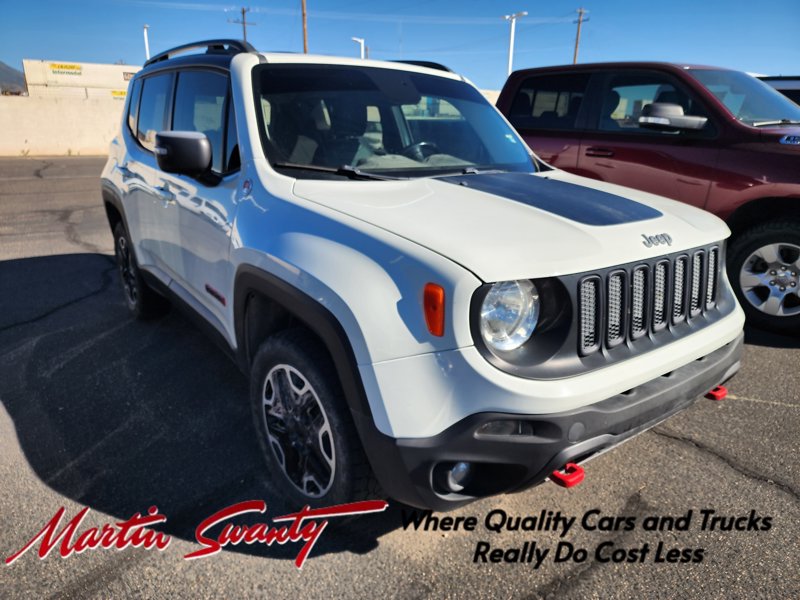 Used 2016 Jeep Renegade Trailhawk w/ Premium Trailhawk Package image 1