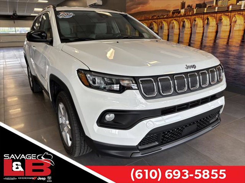Certified 2022 Jeep Compass Latitude image 1