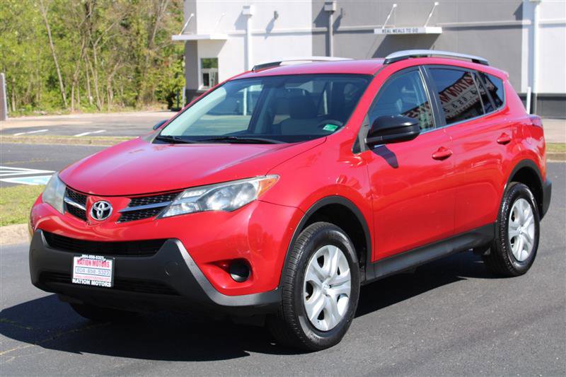 Used 2015 Toyota RAV4 LE image 1