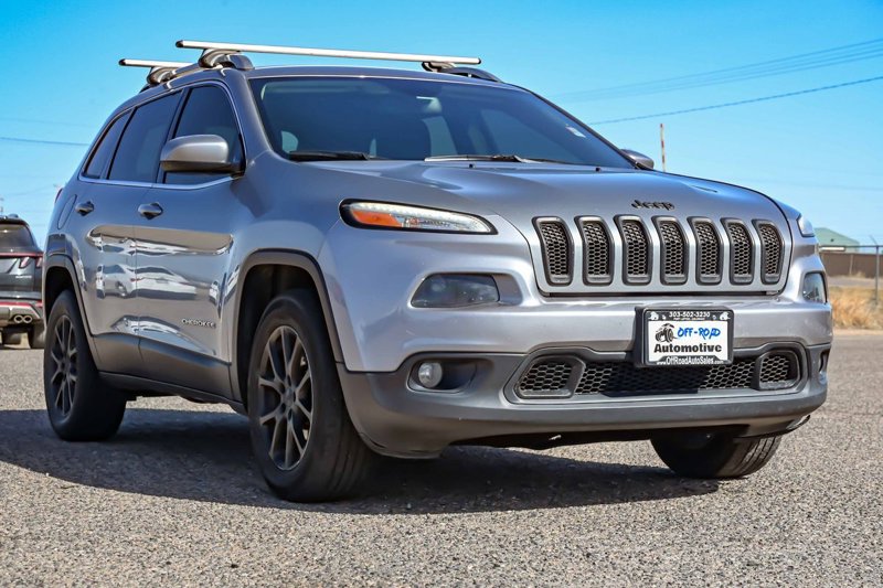 Used 2016 Jeep Cherokee Latitude image 1