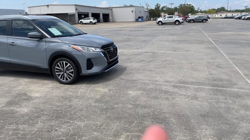Certified 2024 Nissan Kicks SV image 1