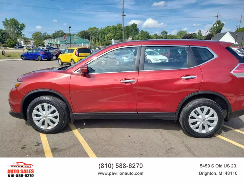 Used 2015 Nissan Rogue S image 1