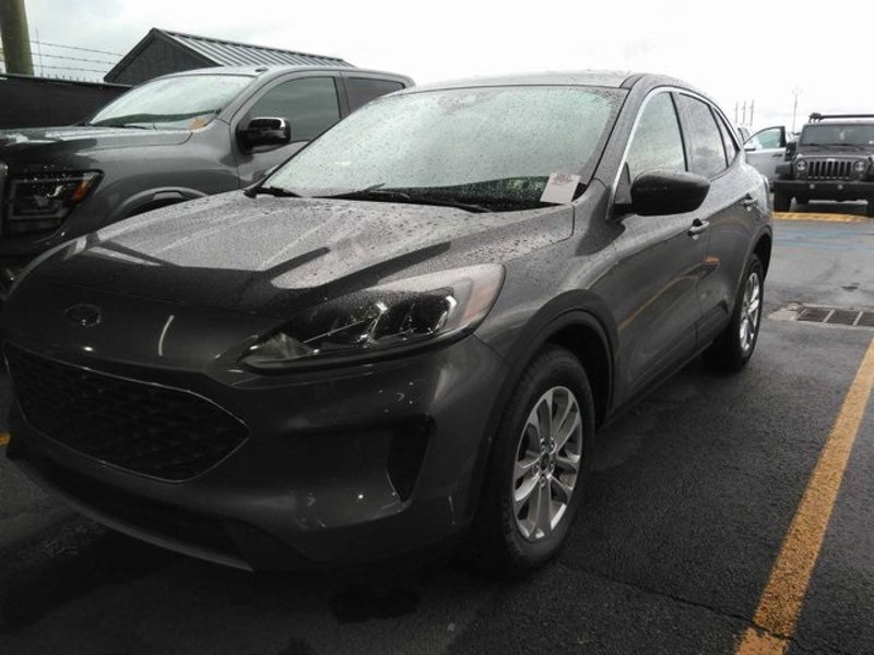 Used 2021 Ford Escape SE w/ Cold Weather Package image 1