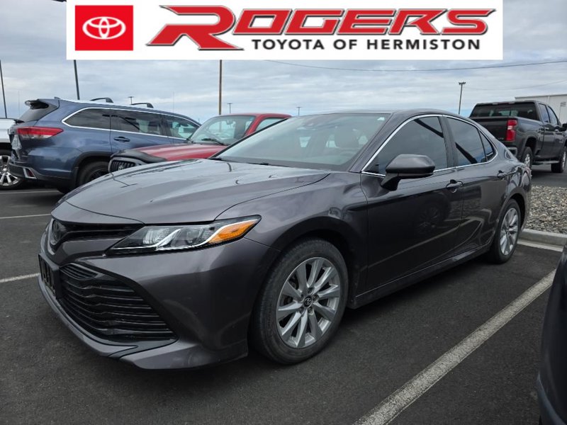 Used 2020 Toyota Camry LE image 1