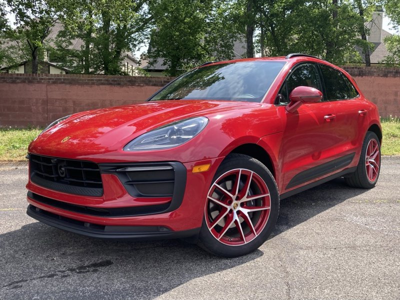 Certified 2022 Porsche Macan image 1