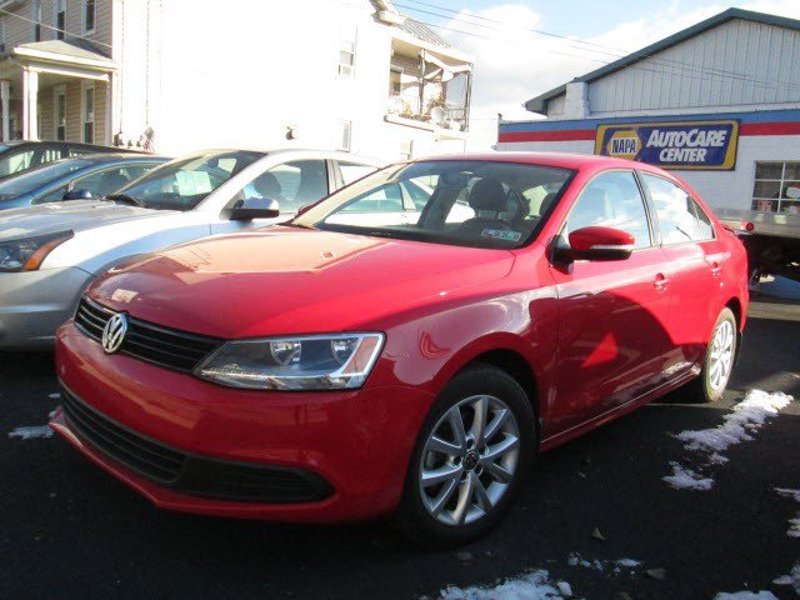 Used 2011 Volkswagen Jetta SE image 1