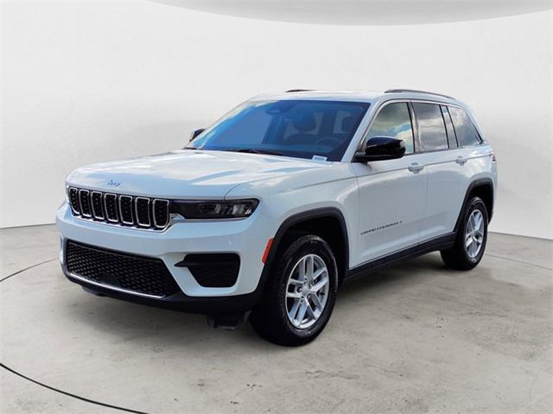 Certified 2024 Jeep Grand Cherokee Laredo X w/ Trailer Tow Package image 1